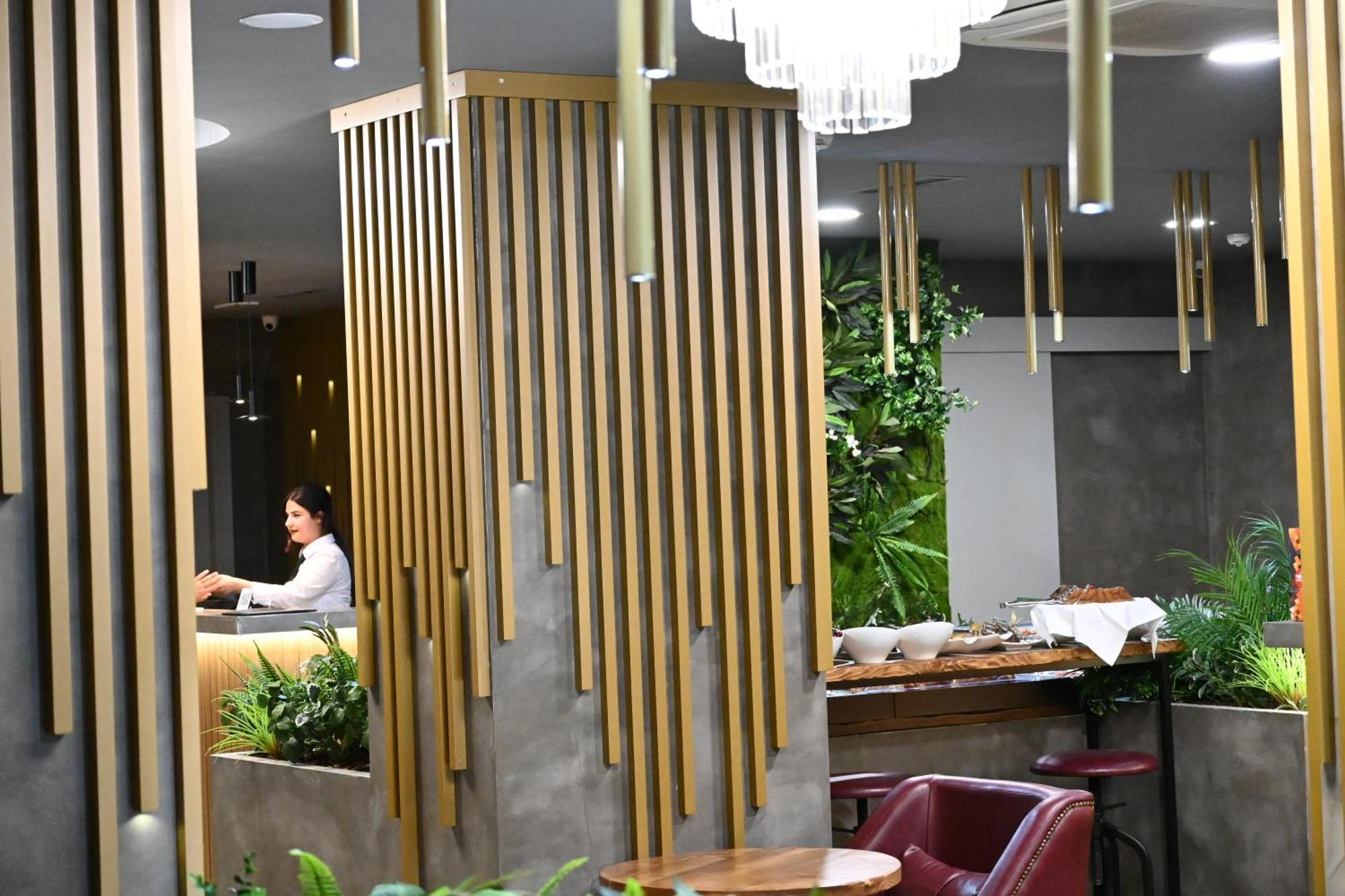 Ap Hotel Boutique Vlorë Buitenkant foto