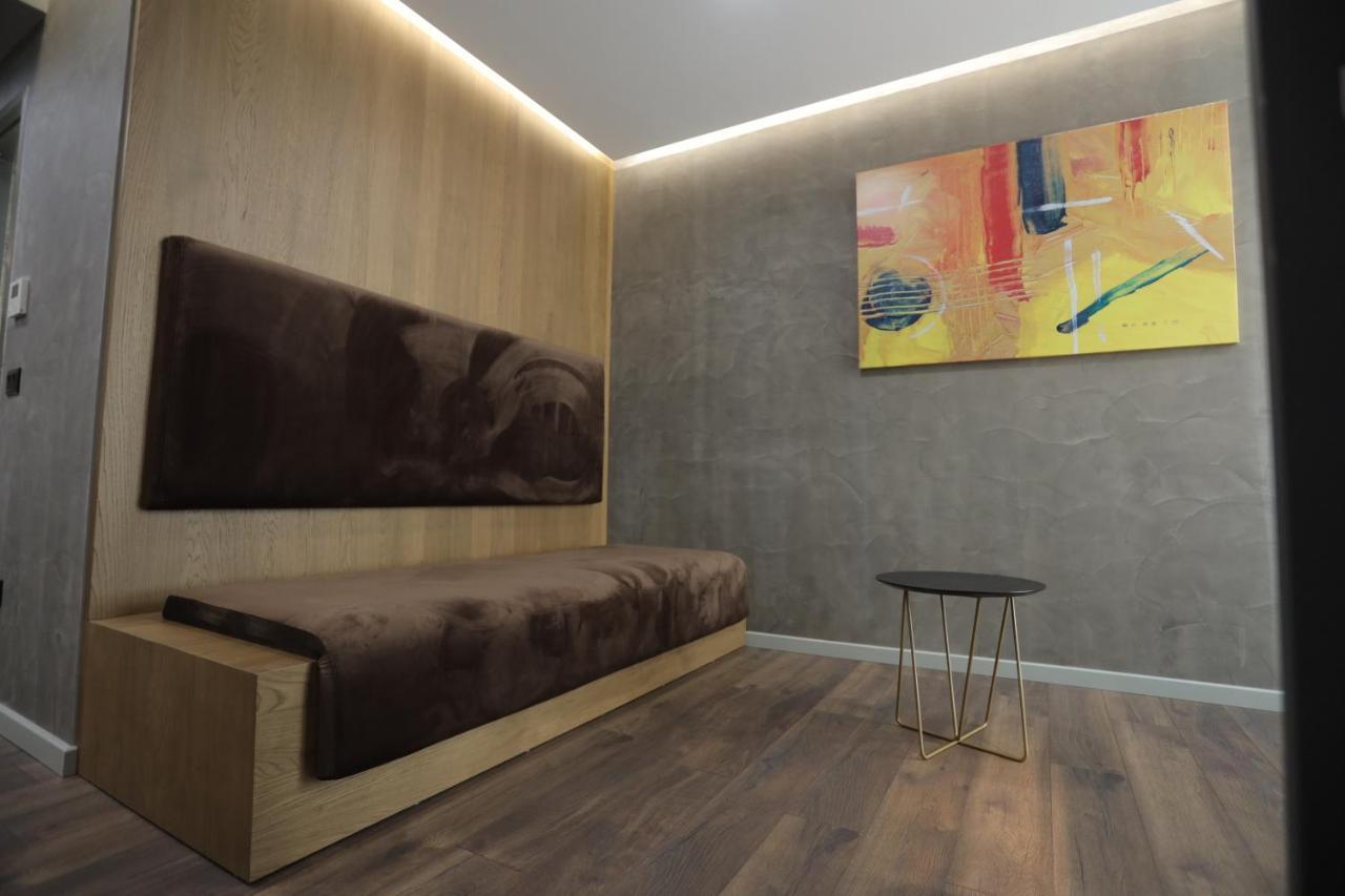 Ap Hotel Boutique Vlorë Buitenkant foto